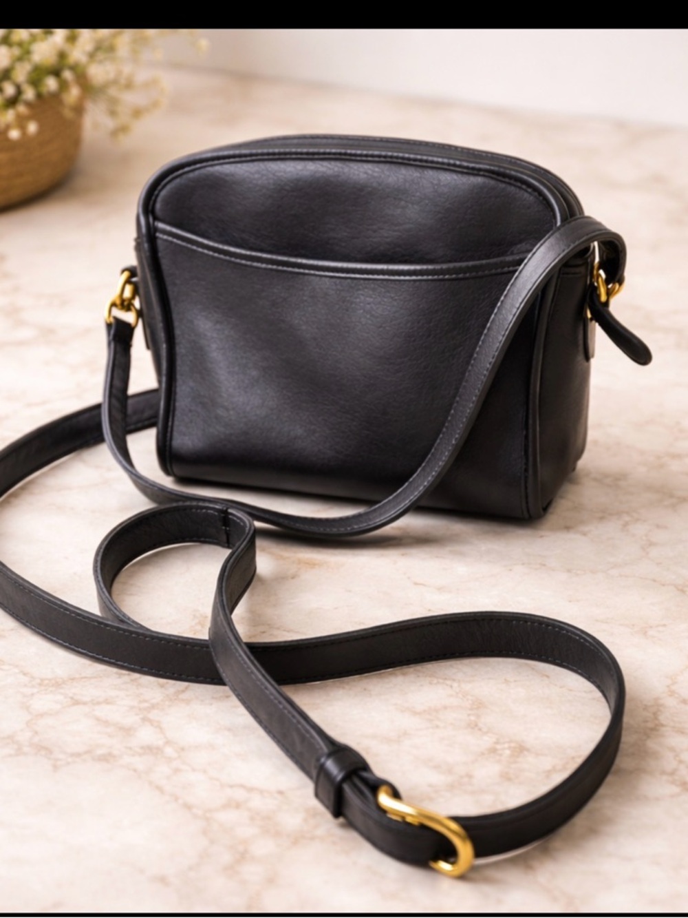 Coach vintage leather crossbody bag 9087
